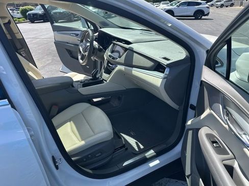 Used 2023 Cadillac XT5 Premium Luxury w/ LPO, Floor Liner Package AWD/4WD image 20