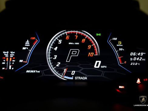 Used 2023 Lamborghini Huracan EVO image 46