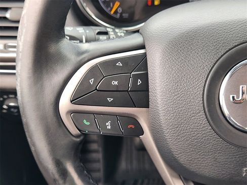 Used 2020 Jeep Grand Cherokee Limited image 31