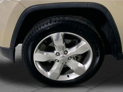 Used 2011 Jeep Grand Cherokee Overland Summit AWD/4WD image 10