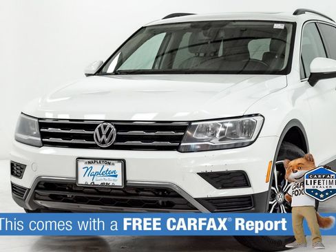 Used 2020 Volkswagen Tiguan SE w/ Panoramic Sunroof Package AWD/4WD image 2