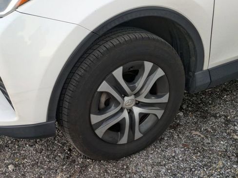 Used 2018 Toyota RAV4 LE image 5