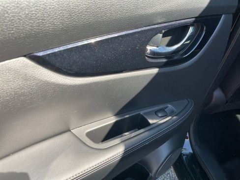 Used 2020 Nissan Rogue Sport SV image 20