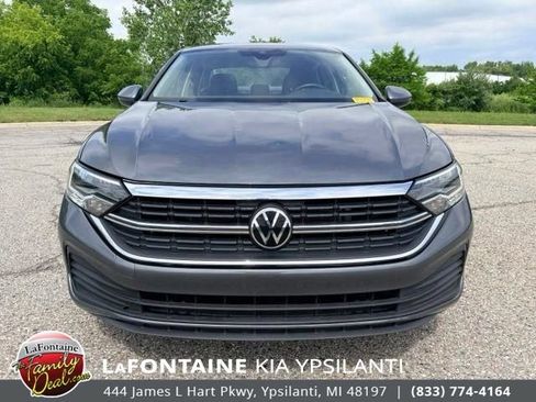 Used 2024 Volkswagen Jetta SE FWD image 8