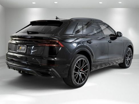 Used 2019 Audi Q8 Prestige w/ Luxury Package AWD/4WD image 7