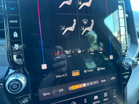 Certified 2025 RAM 2500 Limited w/ Towing Technology Group image 24