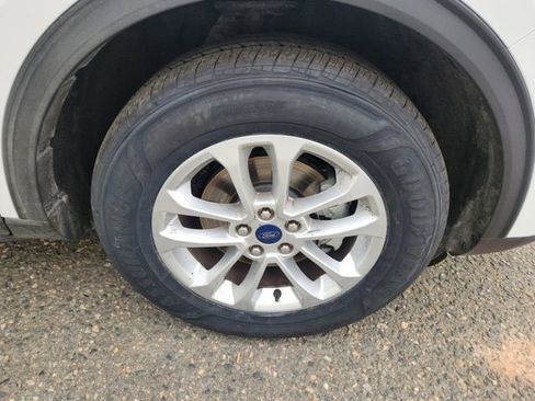 Used 2020 Ford Escape SE image 22