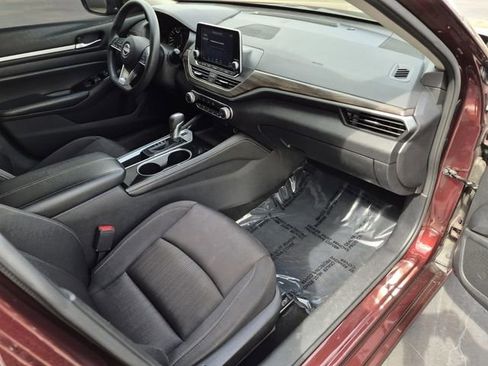 Used 2023 Nissan Altima 2.5 SV image 10