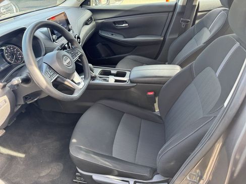 Used 2025 Nissan Sentra SV image 24