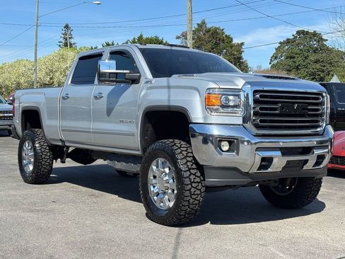 Used 2019 GMC Sierra 2500 SLT w/ Duramax Plus Package image 3