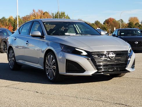 New 2025 Nissan Altima 2.5 SL image 2