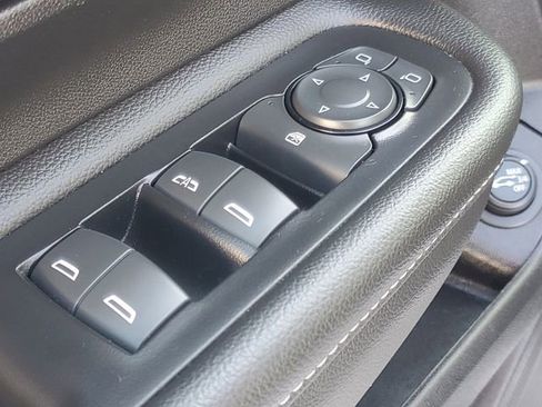 Used 2023 GMC Terrain SLE w/ Driver Convenience Package image 11