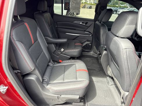 Used 2024 Chevrolet Traverse RS w/ LPO, Floor Liner Package FWD image 33