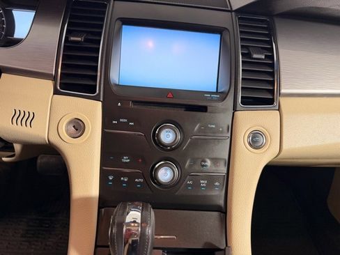 Used 2013 Ford Taurus SEL image 22