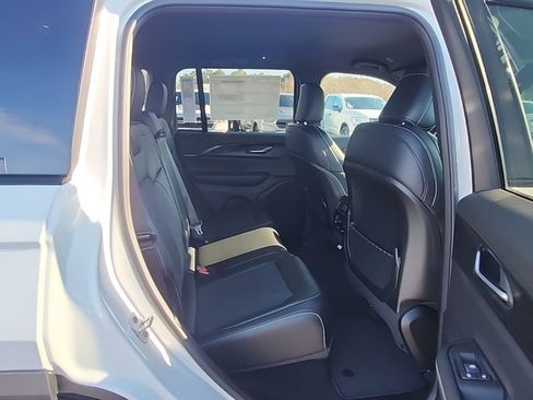 New 2025 Jeep Grand Cherokee Altitude image 26