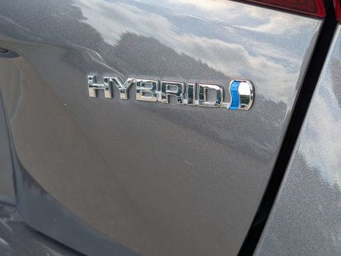 Used 2021 Toyota Prius LE FWD image 30