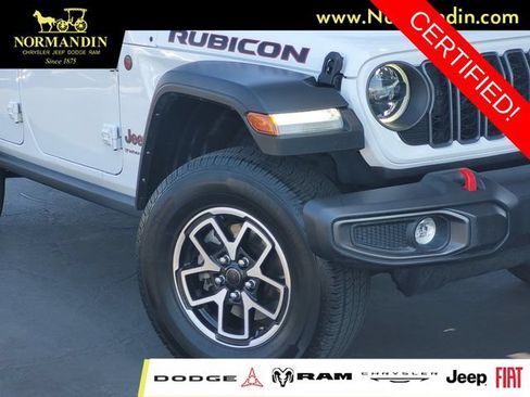 Certified 2024 Jeep Wrangler Unlimited Rubicon AWD/4WD image 3