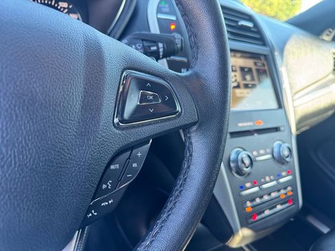 Used 2018 Lincoln MKC Premiere image 20