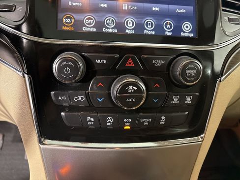 Used 2021 Jeep Grand Cherokee Overland image 19