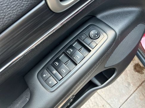 Used 2019 Jeep Grand Cherokee Limited w/ Luxury Group II AWD/4WD image 25