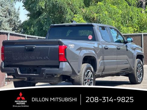 Used 2025 Toyota Tacoma TRD Sport AWD/4WD image 4
