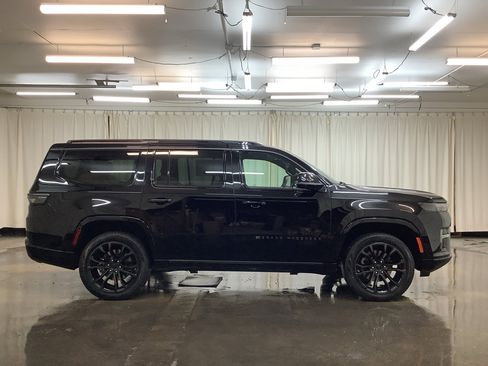 New 2026 Jeep Grand Wagoneer Summit AWD/4WD image 5
