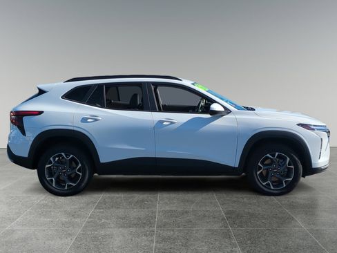 Used 2024 Chevrolet Trax LT image 6