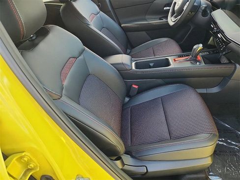 New 2025 Nissan Kicks SR AWD/4WD image 12