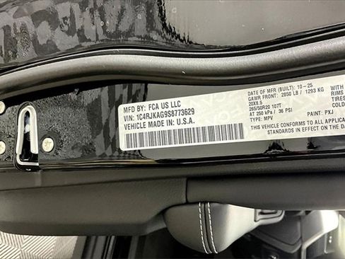 New 2025 Jeep Grand Cherokee L Altitude image 14