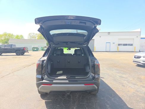 New 2026 Chevrolet Equinox LT w/ Convenience Package II FWD image 8
