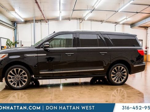 Used 2021 Lincoln Navigator L Reserve RWD image 2