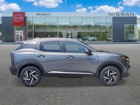 New 2026 Nissan Kicks SV image 7