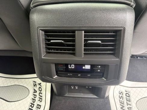 Used 2023 Volkswagen Atlas SE AWD/4WD image 22