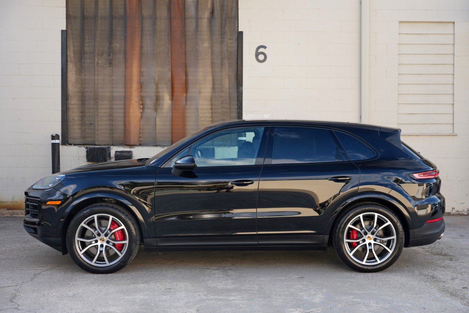 Used 2024 Porsche Cayenne S w/ Premium Package AWD/4WD image 52