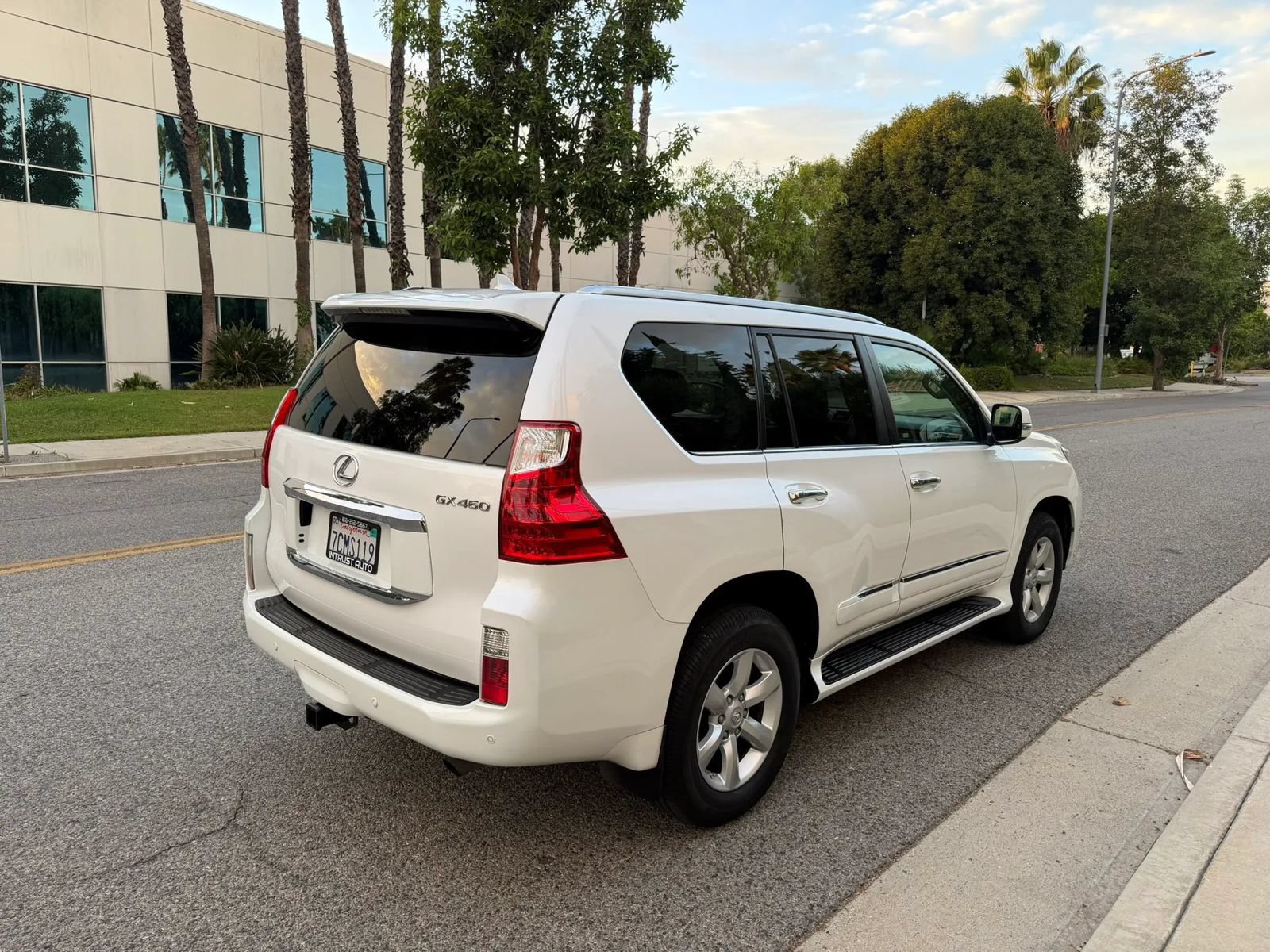 Used 2013 Lexus GX 460 w/ Convenience Pkg AWD/4WD image 5