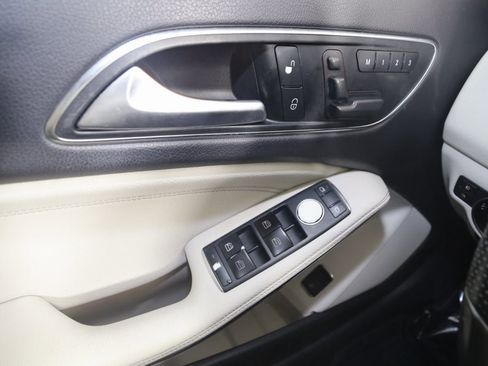 Used 2015 Mercedes-Benz GLA 250 4MATIC image 23