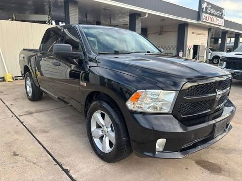Used 2015 RAM 1500 Express RWD image 3