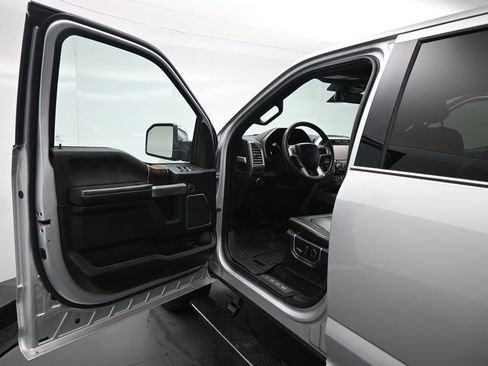 Used 2015 Ford F150 Platinum image 7