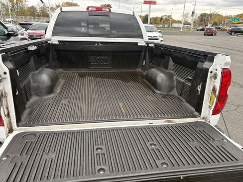 Used 2016 Toyota Tundra SR5 image 8