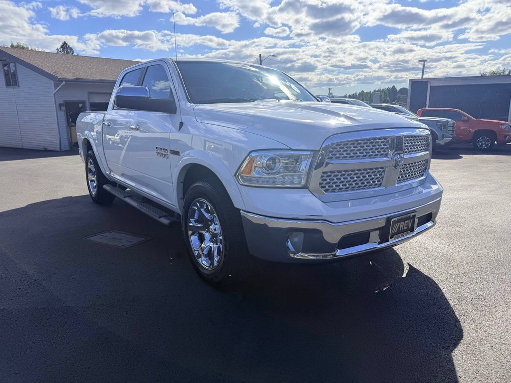 Used 2017 RAM 1500 Laramie AWD/4WD image 7