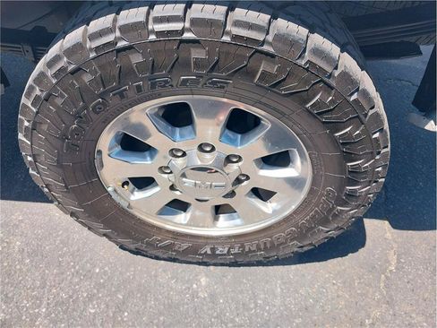 Used 2012 GMC Sierra 2500 SLE w/ SLE Preferred Package AWD/4WD image 8