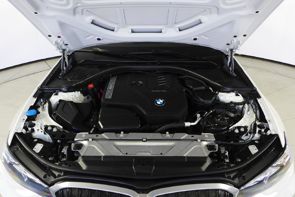 Certified 2024 BMW 330i Sedan w/ Convenience Package RWD image 6
