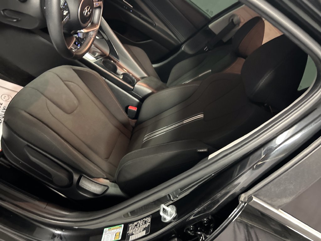 Used 2023 Hyundai Elantra SEL w/ Convenience Package FWD image 10