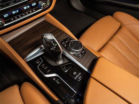 Used 2023 BMW 530e w/ M Sport Package RWD image 26