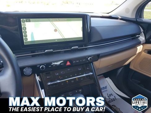 Used 2024 Kia Carnival EX FWD image 31
