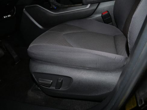 Used 2023 Toyota Highlander LE image 20