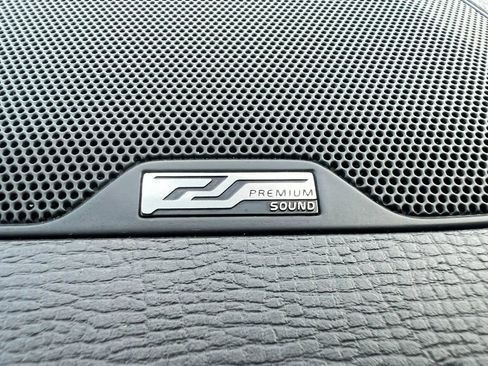 Used 2014 Volvo XC60 T6 R-Design image 14