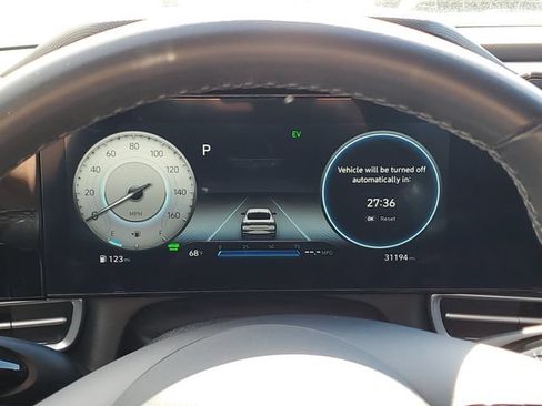 Used 2023 Hyundai Elantra Limited FWD image 10