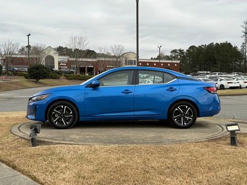 Used 2025 Nissan Sentra SV image 4