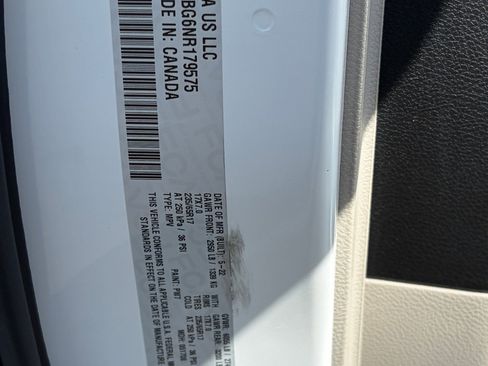 Used 2022 Chrysler Pacifica Touring-L image 30